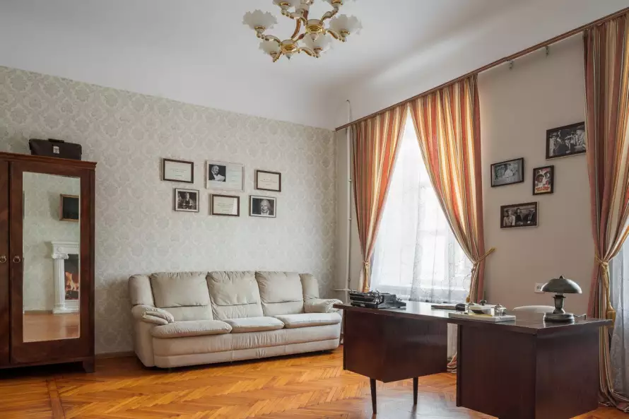 Rooms Literature Odessa, Hotel Tsentralnaya