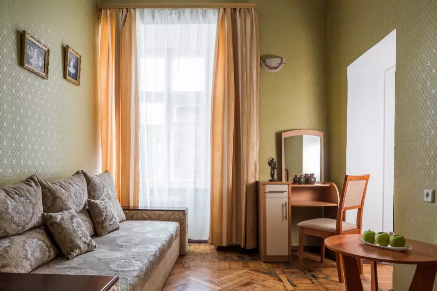 Номери Напівлюкс, Готель Центральний